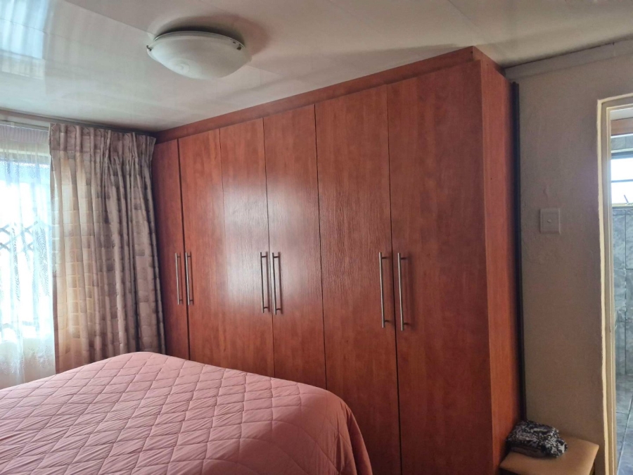2 Bedroom Property for Sale in Kwazakhele Eastern Cape